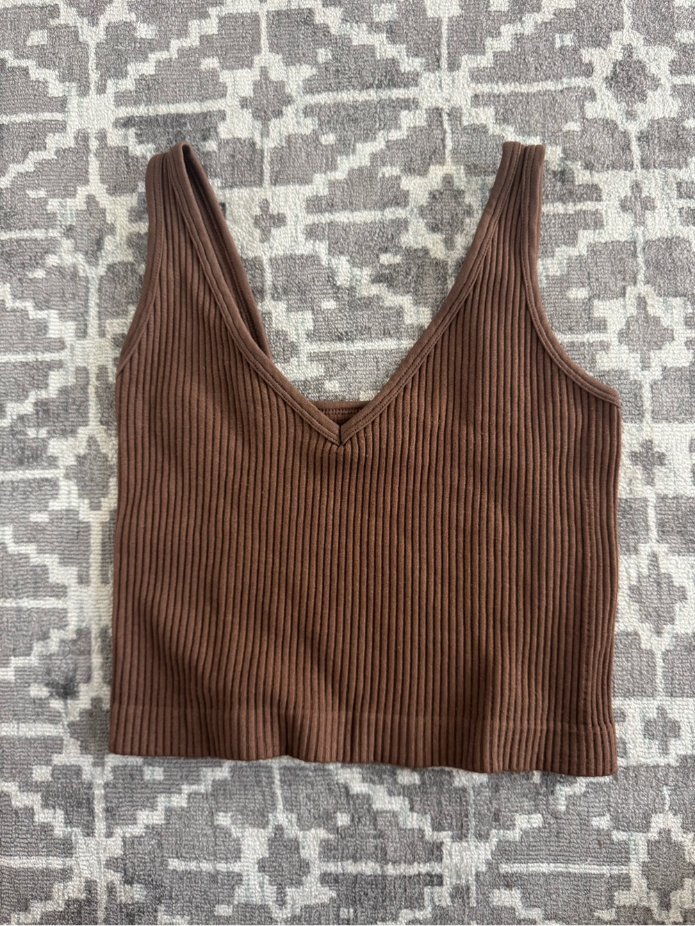Aura Ribbed V-Neck Crop Tank Top - Brown